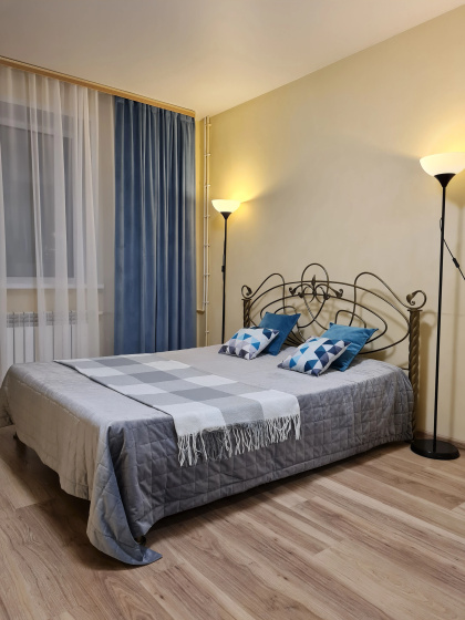 Apartamenty L'va Tolstogo 12 — отель в Барнауле, Россия