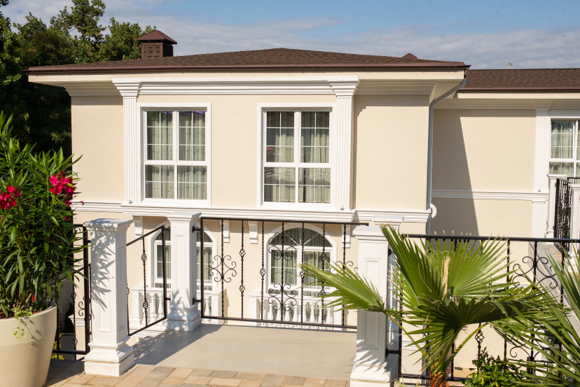 Гостевой дом The White Residence — забронировать отель в Сочи