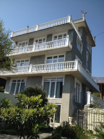 Villa Cosa Nostra — комфортный отель в Алупка