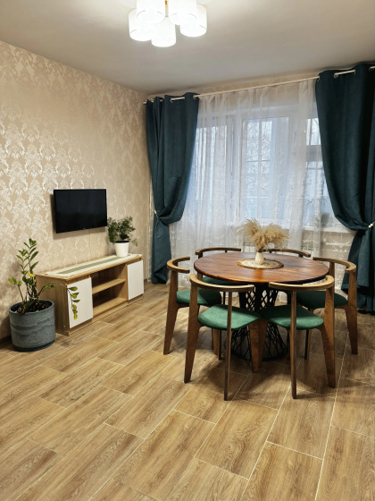 Kvartira Pereulok Vpecatlenij — забронировать отель в Костроме