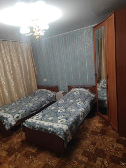 Квартира трехкомнатная на Молодёжном проезде 31 — отель с удобствами в Норильске