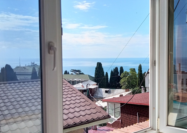 Квартира с видом на море для семьи пляж 5 минут — комфортный отель в Ялта