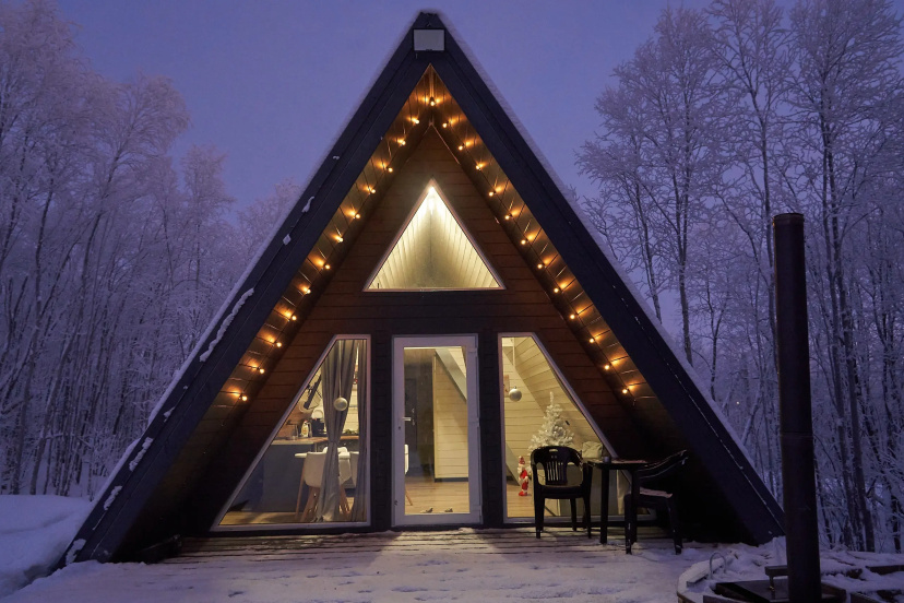 Частный дом A-Frame в лесу в 6 км от Мурманска — отель с удобствами в Мурманске