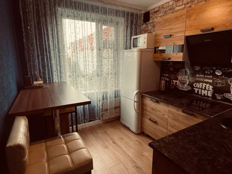 Квартира Уютная однокомнатная apart-hotel Kömfi — отель с удобным расположением в Нижневартовске