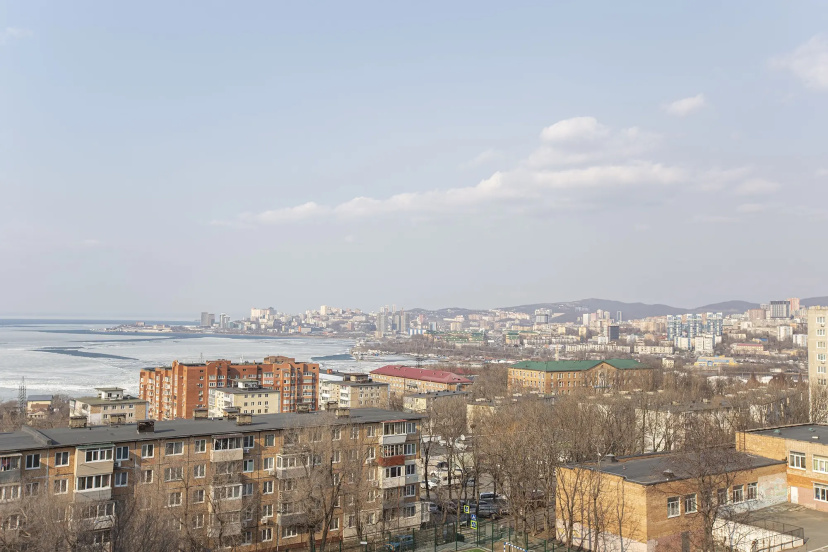 Квартира Уютная с видом на море и город — отель с удобным расположением в Владивостоке