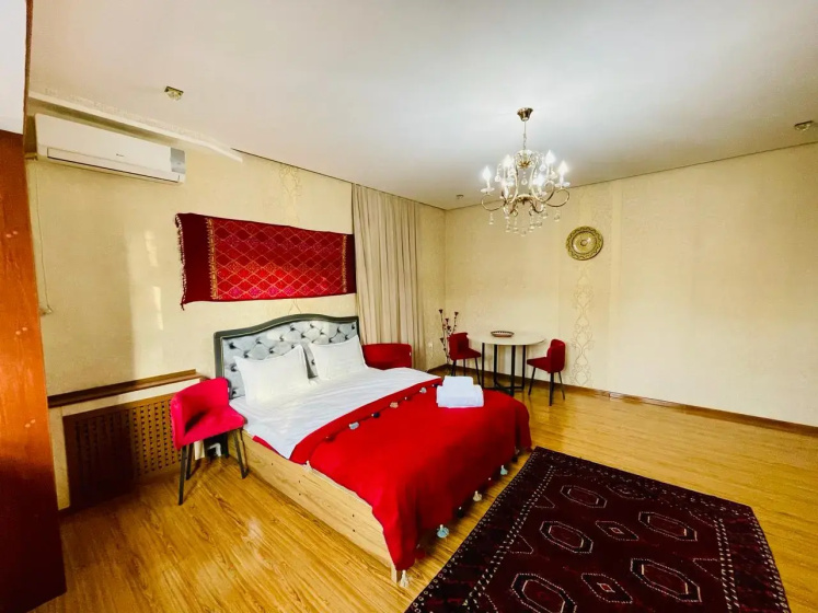 Квартира M.O.O.N. APARTMENTS Айбек 19 центр — отзывы гостей и цены