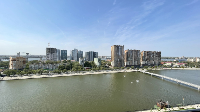Kvartira Green FOX trehkomnatnaa na beregu Privolzskogo Zatona — забронировать отель в Астрахани