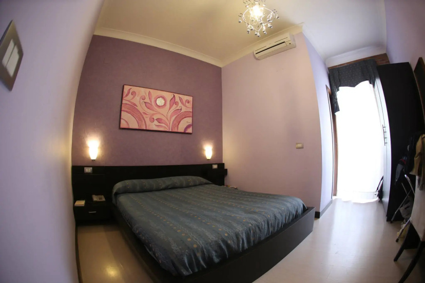 Otel' Nettuno — отель с удобным расположением в Неаполе