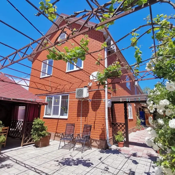 Poseydon Guest House — комфортный отель в Голубицкая