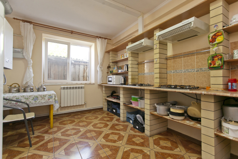Na Kirova 30 Guest House — отель с удобным расположением в Анапе
