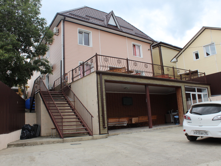 Solnechny Guest House — комфортный отель в Лермонтово