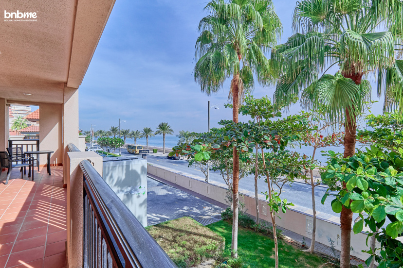 Апартаменты Bnbmehomes Lux2-Bedroom Spectacular Sea Views - 130 — отель с удобствами в Дубае