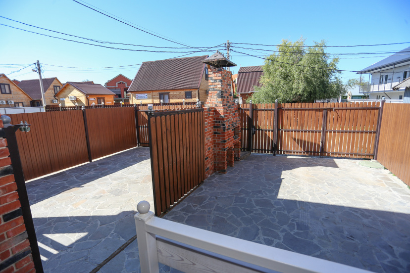 Guest House Dlya Semejnogo Otdyiha — отель с удобствами в Голубицкая