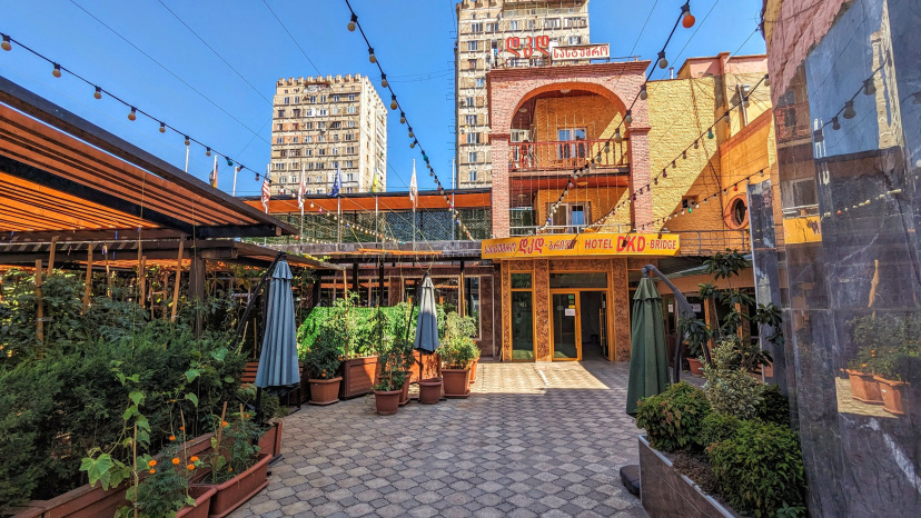 DKD-Bridge Otel' 3 — отель в Тбилиси, Грузия
