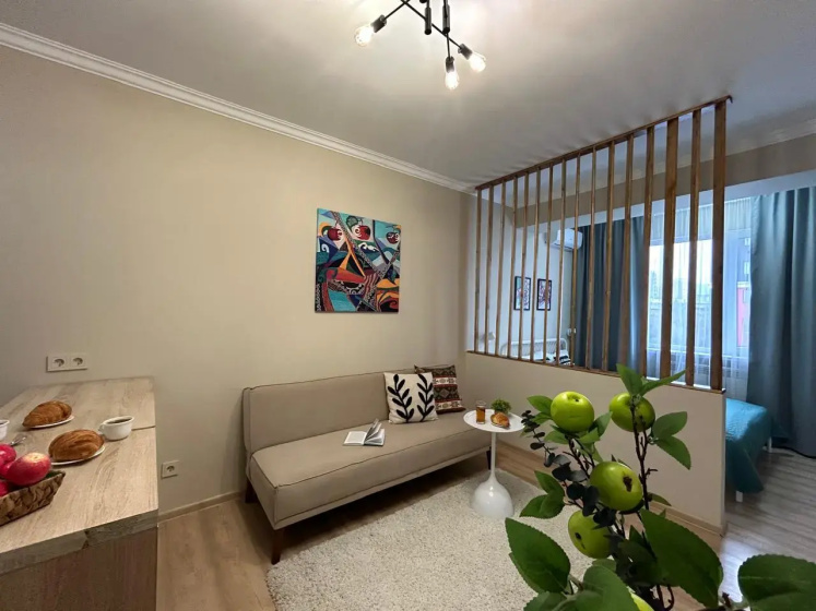 Цены на Apartamenty Studia Alma s  prekrasnym vidom na gorod в Алматы