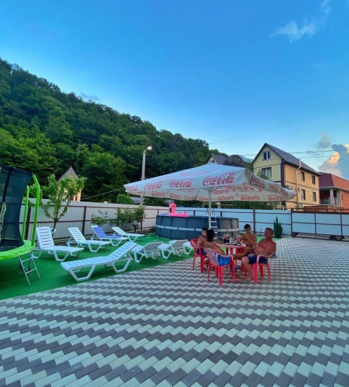 Zvyozdny Guest House — комфортный отель в Новомихайловский