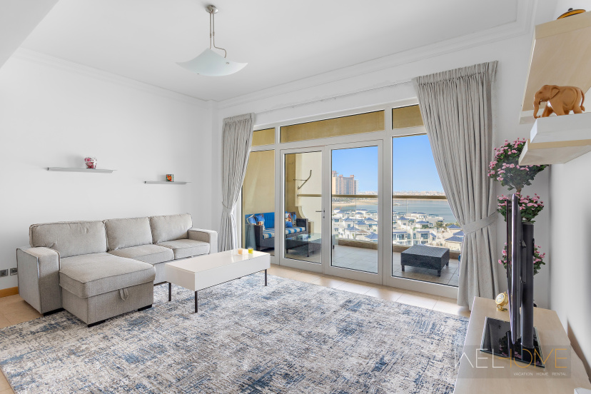 Апартаменты WelHome - Breathtaking 1BR Apartment Shoreline The Palm — отель с удобствами в Дубае