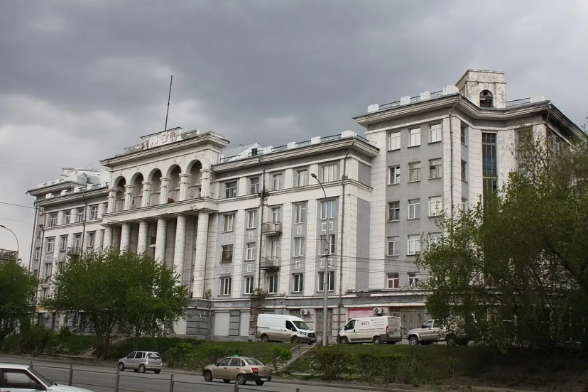 Квартира Просторная квартира в центре Новосибирска — забронировать отель в Новосибирске