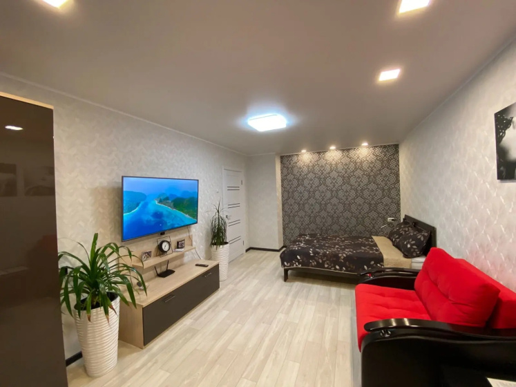 Квартира Happy House не Далеко от Ледового и Терм — комфортный отель в Нижнекамске