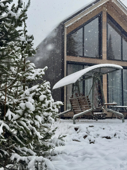 Частный дом Уютный барн FOX HOUSE BARN — отель с удобным расположением в Шерегеш