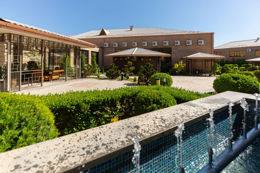 Otel' La Defense Yerevan — отель в Ереван для семейного отдыха