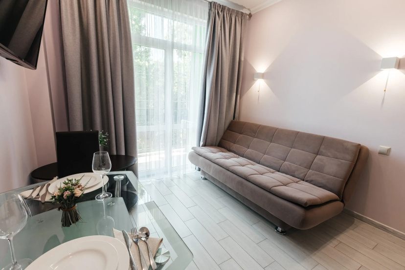 Апартаменты Red Apartments Арт Лайт Бруно — отель с удобствами в Сириусе