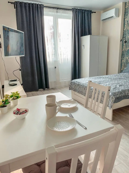 Цены на Kvartira V Samom Tsentre Volgograda U Vokzala Apartments в Волгограде