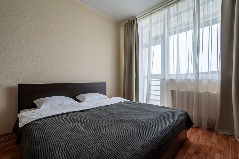 Апартаменты Rooms-ekb на улице 8 Марта 190 (17 этаж, 582) — отель в Екатеринбурге, Россия