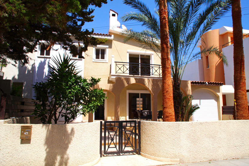 Вилла Yioula 3 — отель в Лимассол, Кипр