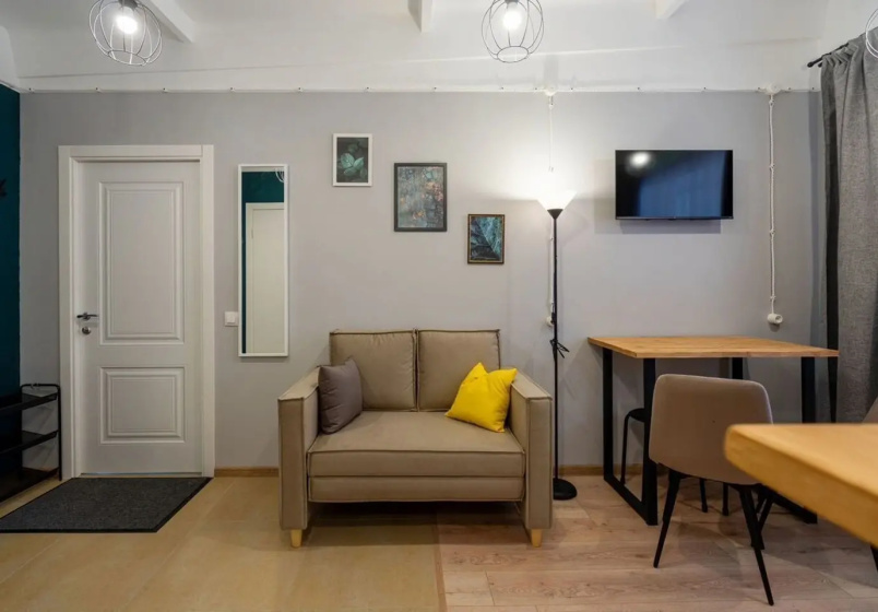 Apartamenty uutnye v centre goroda — отель с удобным расположением в Кирове