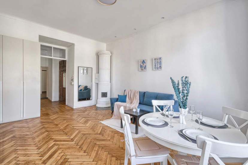 Цены на Апартаменты MyHomeYourHome на 5-ой Советской 19 в Санкт-Петербурге