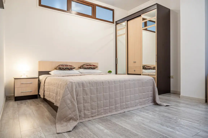 Apartamenty Klassiceskie s Krasivym Vidom u Reki ot Kvartiruking — забронировать отель в Терскол