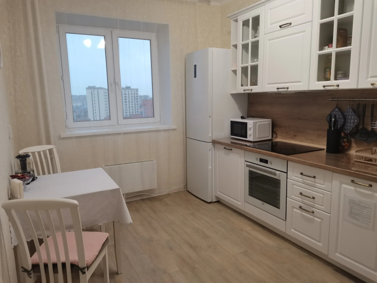 Квартира Однокомнатная квартира — забронировать отель в Тюмени