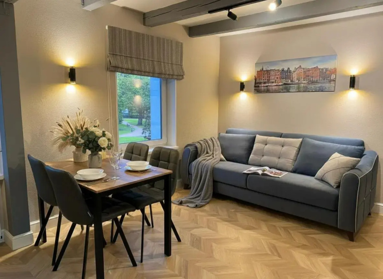 Kvartira Jennifer Apartment. Stil'naa atmosfernaa radom s morem i parkom — забронировать отель в Зеленоградске
