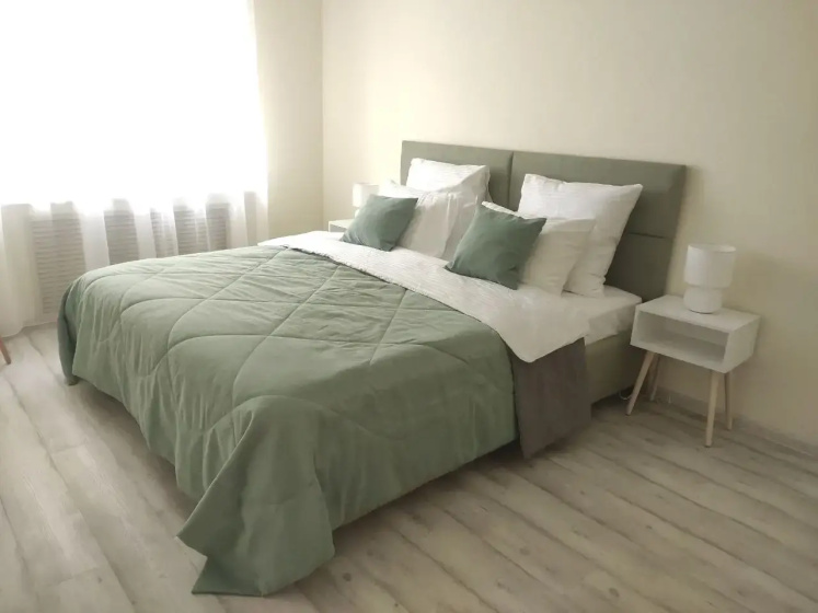 Apartamenty 95 m² - Super-komfort u sten Drevnejsego monastyra — отель с удобным расположением в Великом Новгороде