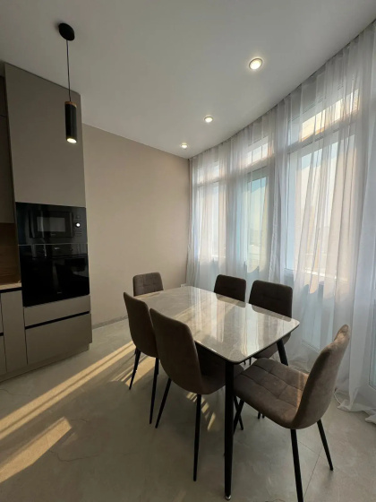Apartamenty Svetlye v Novostrojke na Tolstogo — забронировать отель в Владивостоке