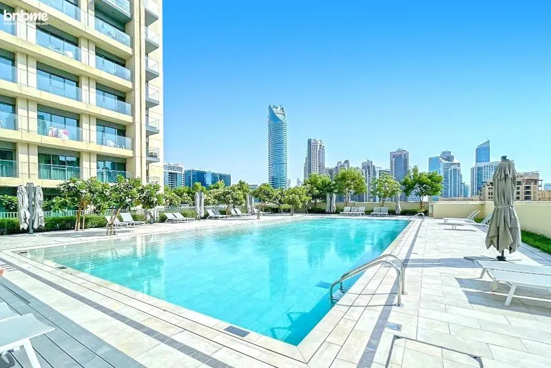 Апартаменты bnbmehomes | Stunning City Skyline View, Downtown-1307 — отель с удобствами в Дубае