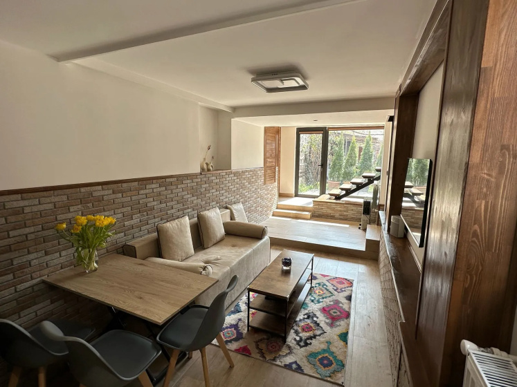 Частный дом Cozy home with garden very near to center — отзывы гостей и цены