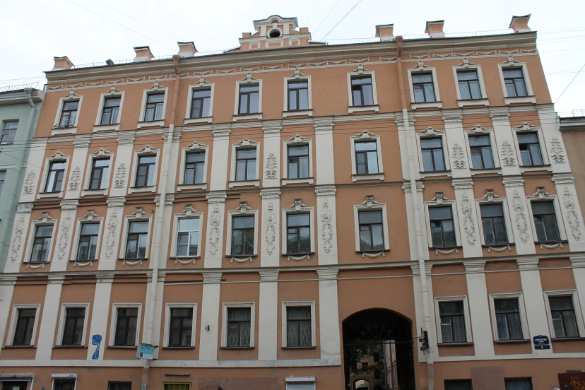Квартира PiterFlat на Апраксин 9 — отель с удобным расположением в Санкт-Петербурге