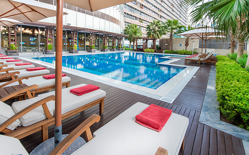 Апартаменты Luxury Vacation Home Nr Metro DWTC — комфортный отель в Дубае