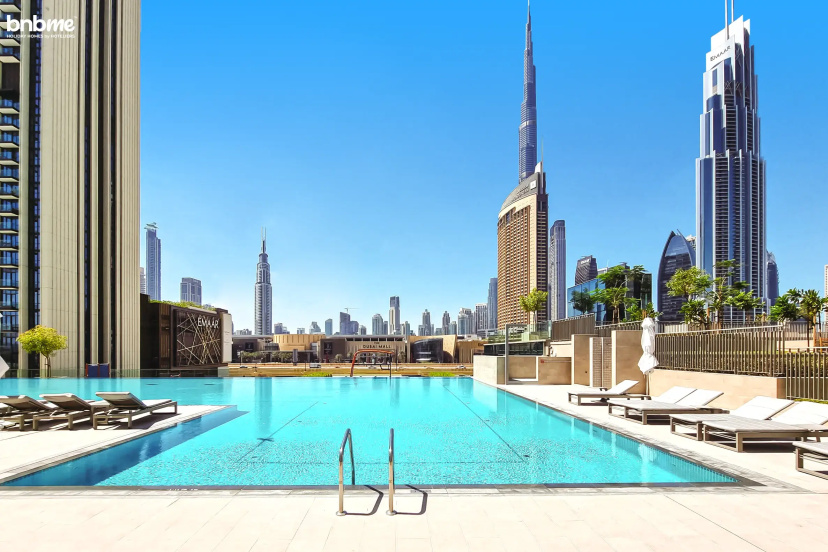 Апартаменты bnbmehomes | Downtown Dream Pad | 5 mins to Burj Khalifa - 4203 — отель с удобствами в Дубае