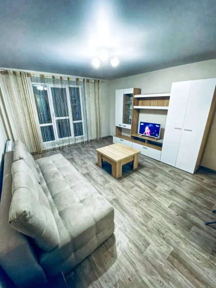 Kvartira Studia s Panoramnym Oknom i Horosim Remontom. Tihij Uutnyj Rajon — отель с удобным расположением в Тамбове