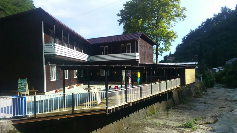 Barnaba Guest House — отель с удобствами в Гагра