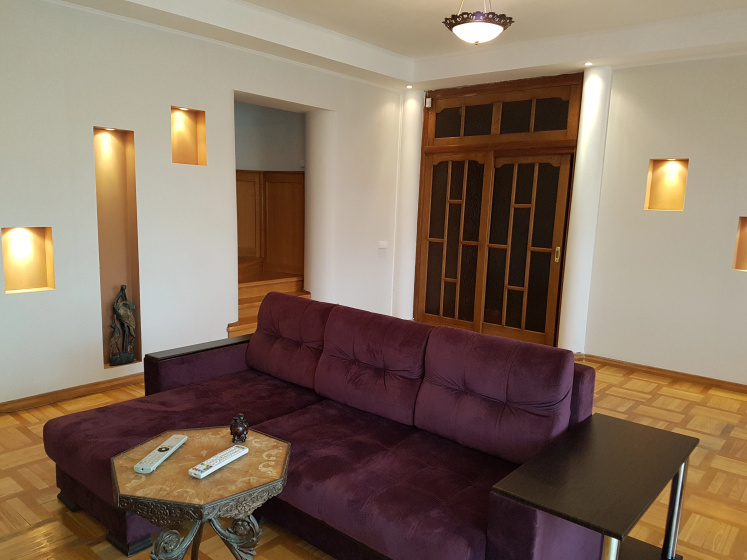 Apartamenty v Centre — забронировать отель в Пинске