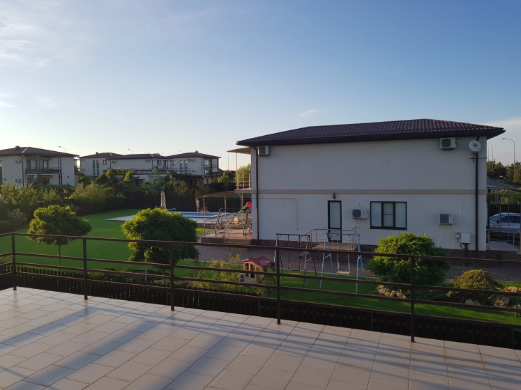 Цены на Solnechniy Bereg Guest House в Темрюк