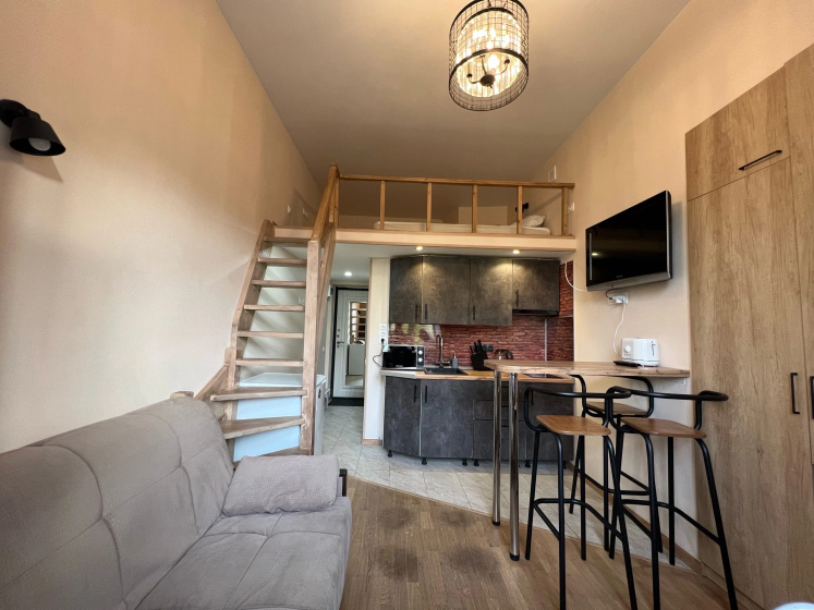Апартаменты в жилом доме Marco's Apartment House 3 — отель с удобным расположением в Санкт-Петербурге