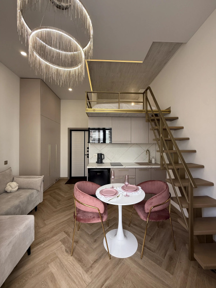 Apartamenty Dvuhurovnevaa studia Krasloft v ZK Preobrazenskij na 4 celovek — отель с удобствами в Красноярске