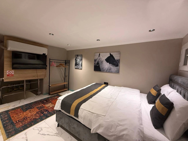 Апартаменты Cozy duplex with a private terrace near the metro — забронировать отель в Стамбуле