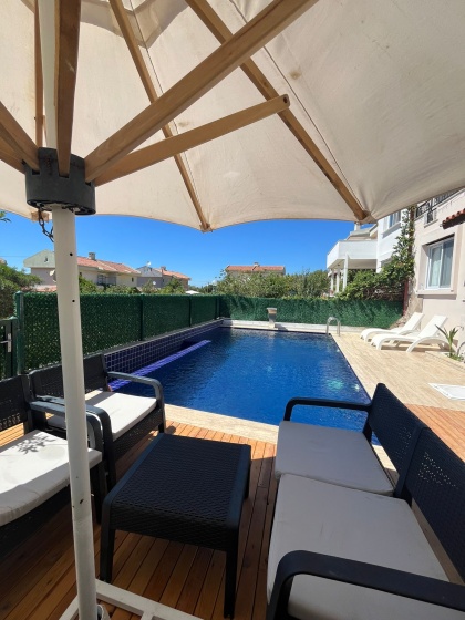 Cesme Aile Dostu Havuzlu Villa — отель с удобствами в Чешме