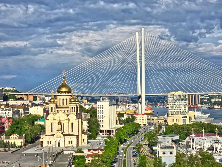 Цены на Апартаменты в центре с видом на море и Золотой мост в Владивостоке